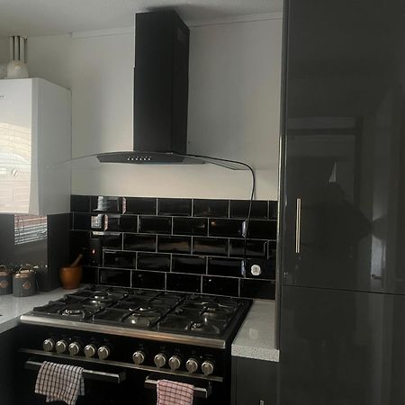 Queenomega'S Home Stay London Kültér fotó