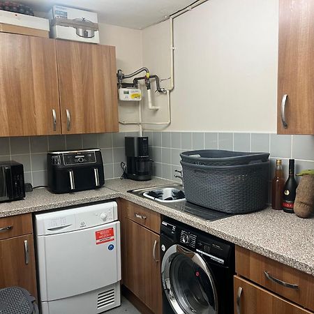 Queenomega'S Home Stay London Kültér fotó